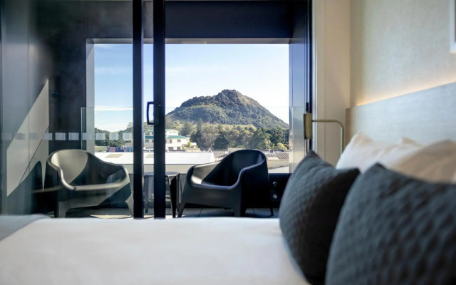 Rooftop Retreat - Mount Maunganui Holiday Home