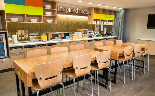 Home2 Suites by Hilton Bakersfield