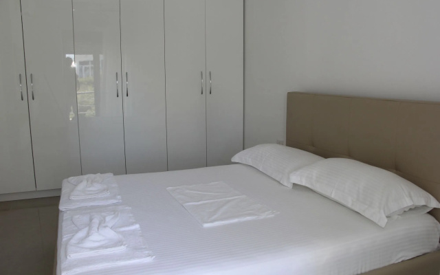 Andy Apartments