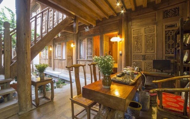 Lijiang Hejiayi Inn
