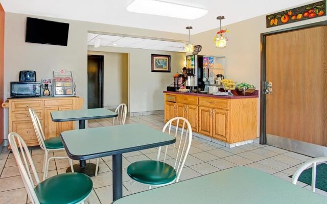 Super 8 Newport News/Jefferson Ave.