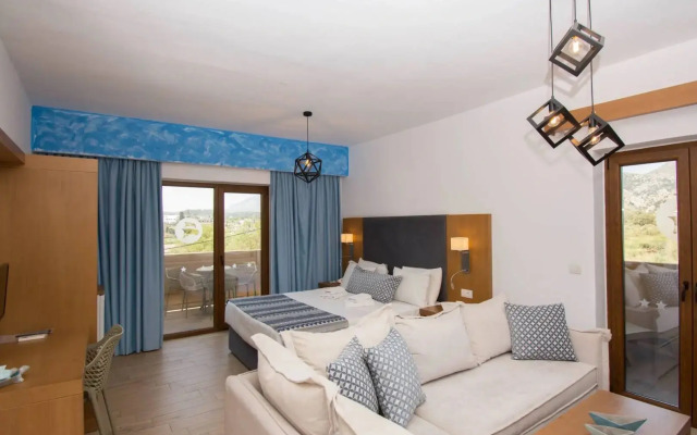 Yianna Caravel Suites