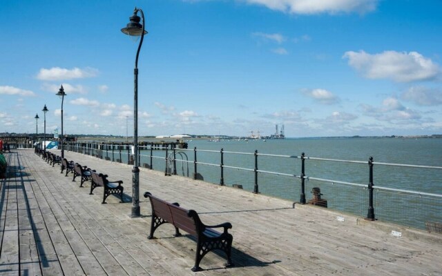 Admirals Harbour View 2 Bed Apartment In Harwich