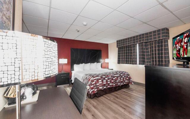 Red Roof Inn & Suites Macon