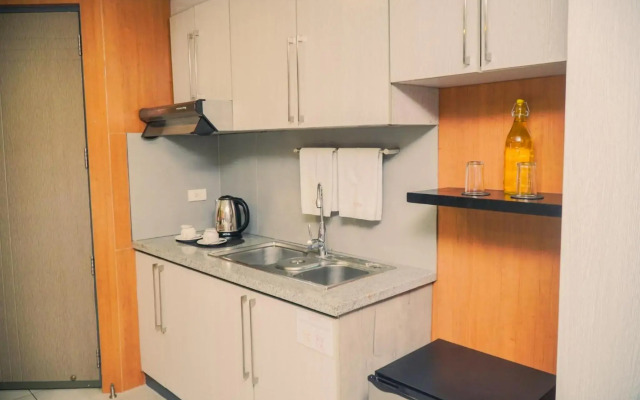 Jade Hotel & Suites