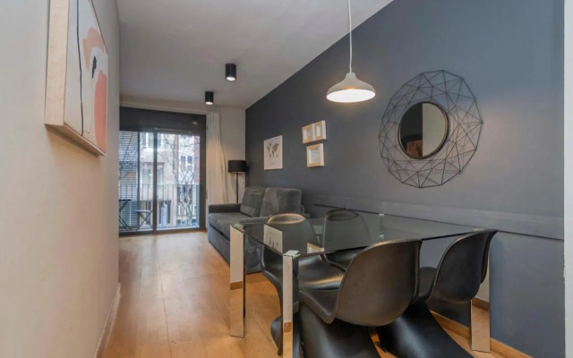 Modern and bright apartment in Eixample 1-2