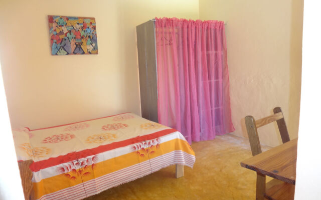 Gipsy Ranch Rooms - Hostel