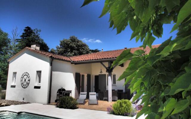 La Villa a Chateau Franc-Daut Sleeps 6