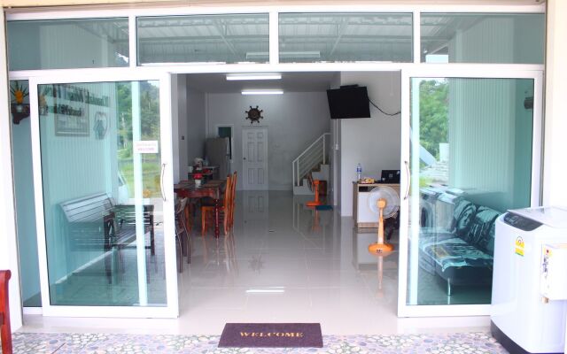 Khaolak Mind Home Hostel - Adults Only