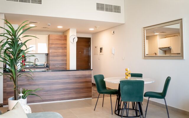 Amazing 1BR apartment with waterfront views!