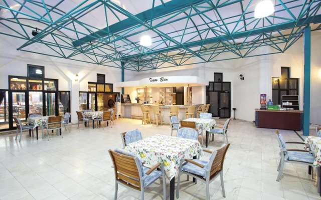 Süral Saray Resort & SPA (+16)