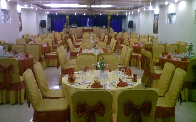 Classic Hoang Long Hotel