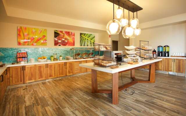 Hilton Garden Inn Kauai Wailua Bay, HI