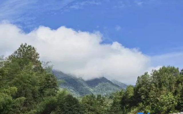 Anjing Yunqi (Mount Fanjing Scenic Area East Gate) – Outside – Tongren
