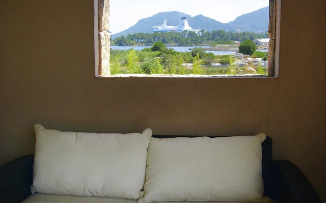 Garden-side Apartment in Salina Bay