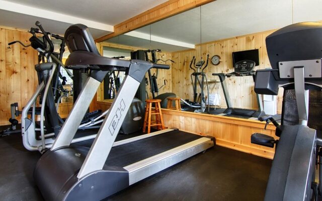 The Smoke House Lodge And Cabins