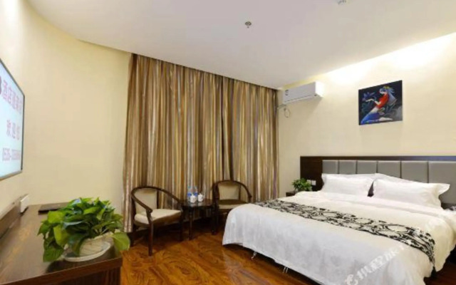 Super 8 Hotel (Penglai Penglaige Dengzhou Road)