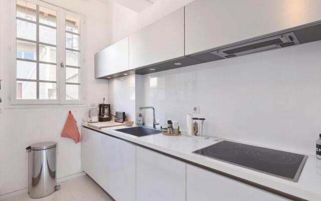Modest Holiday Home in Avignon next to the City Centre
