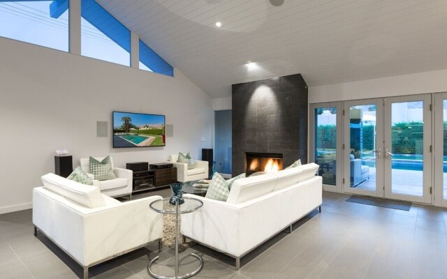 Tranquilo 3 Bedroom Home by Redawning