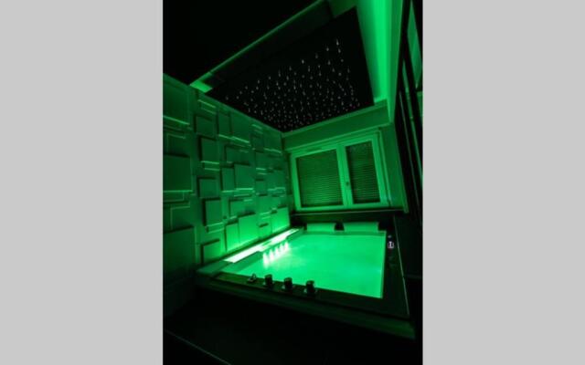 Appartement-jacuzzi / love room à 800m du centre