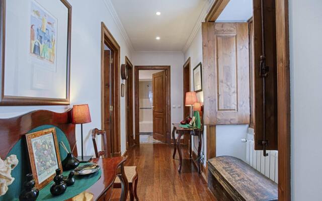 Lisbon Downtown Apartment - XVIII Century Luxury Apartment