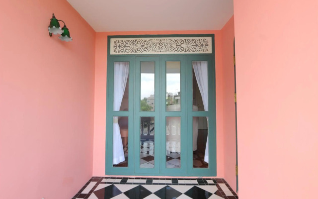 Hiranyakul  House