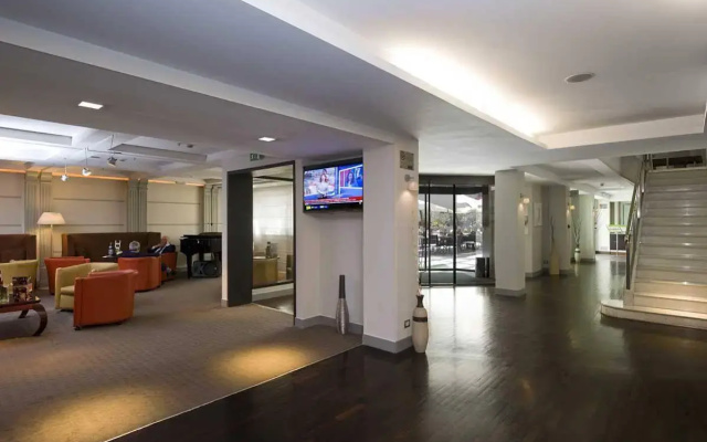 Holiday Inn Naples by IHG