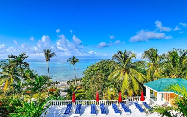 Parrot Cottage at Love Beach Pool