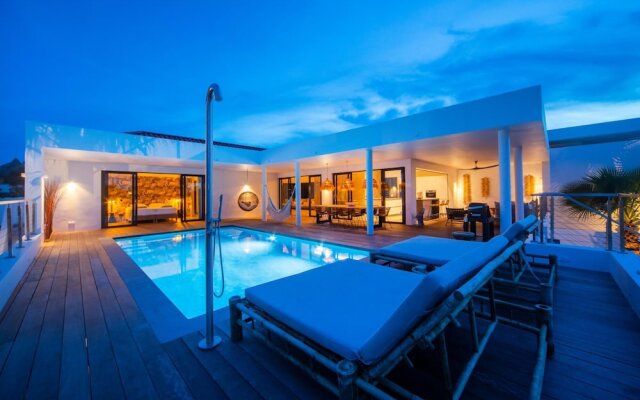 Luxurious Villa Flamingo With Private Pool