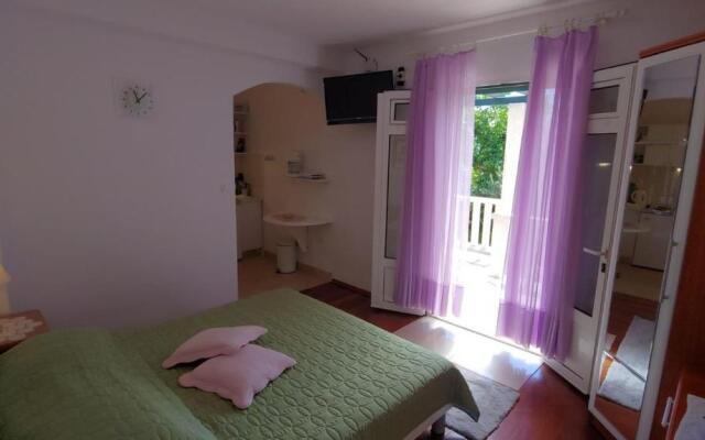 Apartments Cvita - 150m from beach