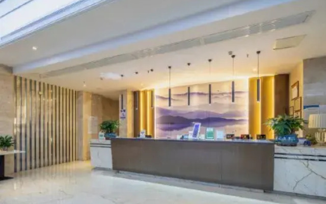 Yijia Hotel (Changsha Ligu Litang Metro Station)