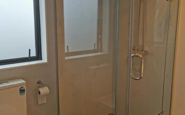 Private Room1 in Central Papatoetoe