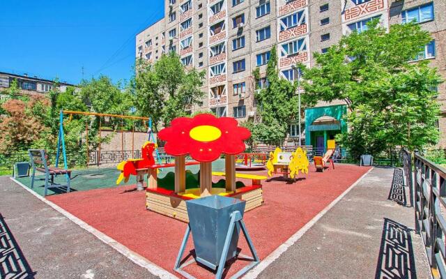 Cozy apartment on Rozybakiev 145. Atakent