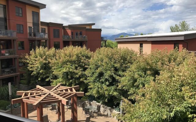 Upper Floor w/ Courtyard View #550