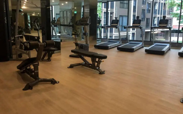 SHADE of Sky Sathon - Pool, Fitness, Parking, Wifi