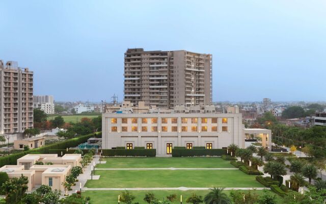 DoubleTree by Hilton Agra