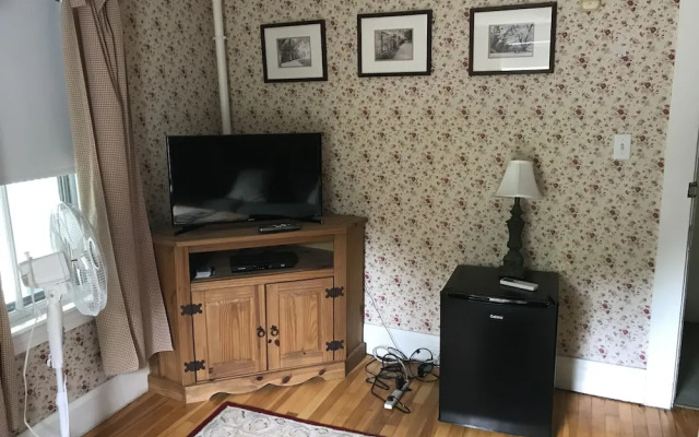 Monadnock Inn