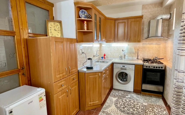 Classic C1 Apartment In The Center With 4 Rooms