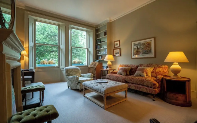 Redcliffe Gardens by Capital