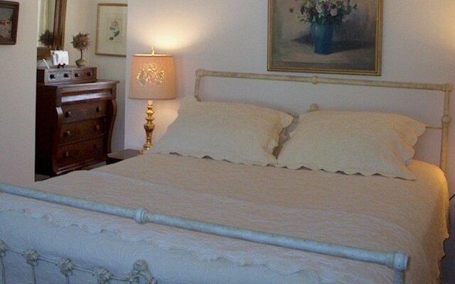 The Charleston House Bed & Breakfast