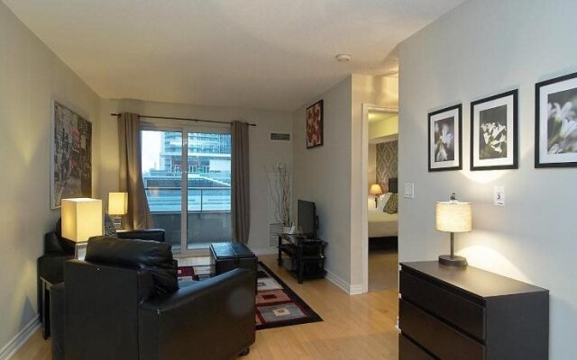 Royal Stays Suites - Blue Jays Way