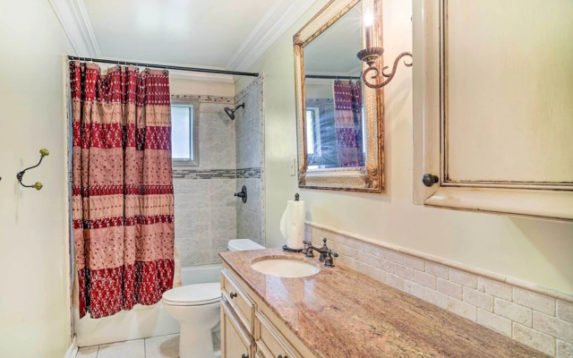Charming Lafayette Home ~ 5 Mi to Downtown!