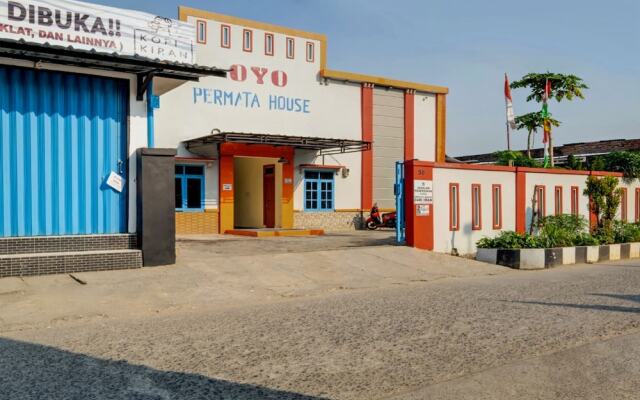 Permata House by OYO Rooms