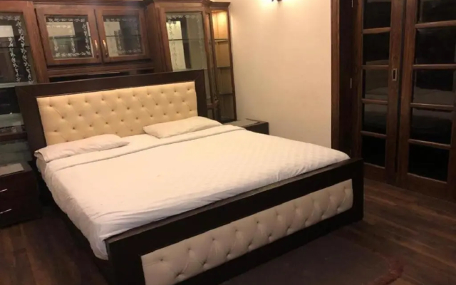 Swastik inn