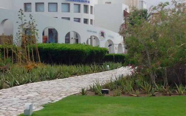 Apartment in Jebel Sifah