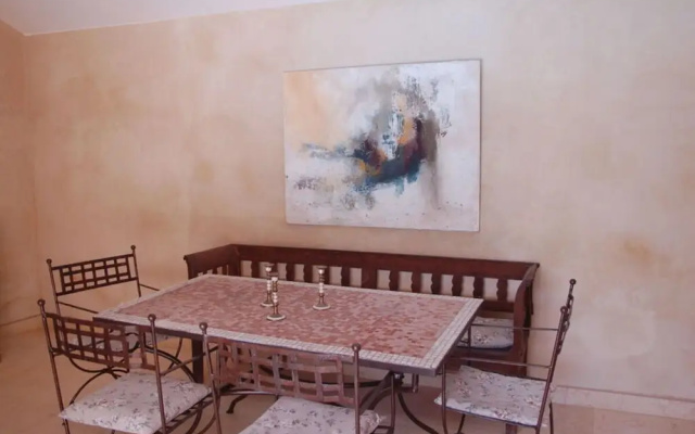 Camargue Modern Retreat