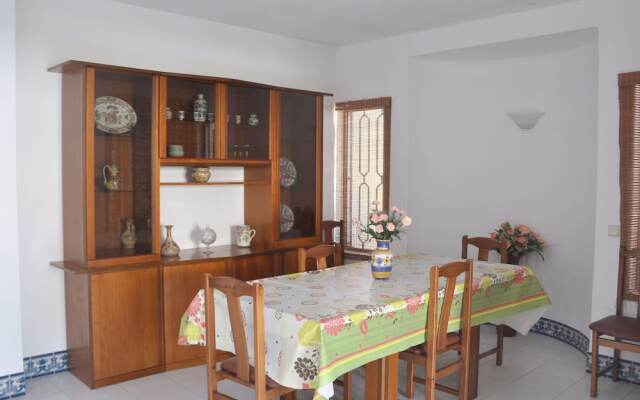 Comfortable Semi-detached in Vilamoura, 5 min From the Centre