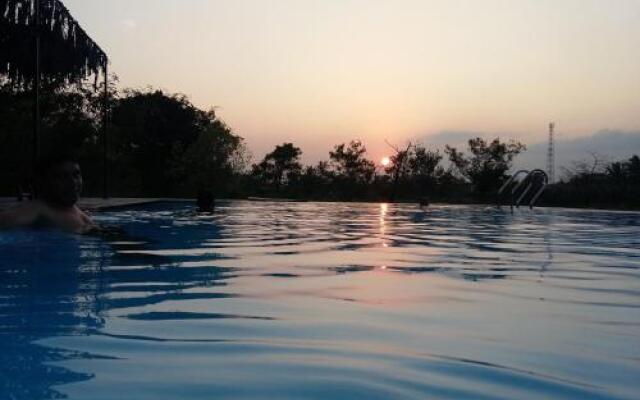 Eco Hotel Black & White - Anuradhapura