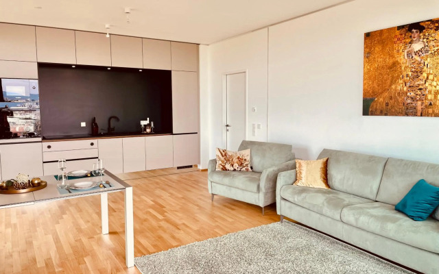 Royal Swan Skyline, Wien