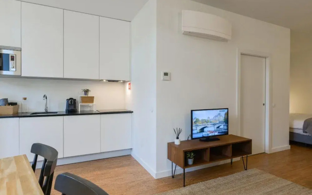 On Trend Nightlife Studio 303